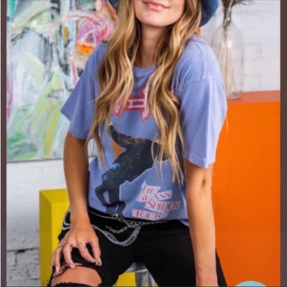 Daydreamer Lavender Graphic Short Sleeve Tee